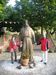 Maminka Markéta je v&nbsp;Turíně opravdu velmi uctívaná - toto je její socha na Colle Don Bosco u&nbsp;domku, kde vychovávala malého Jana. 
